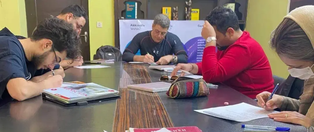 آموزشگاه زبان معرفت علم